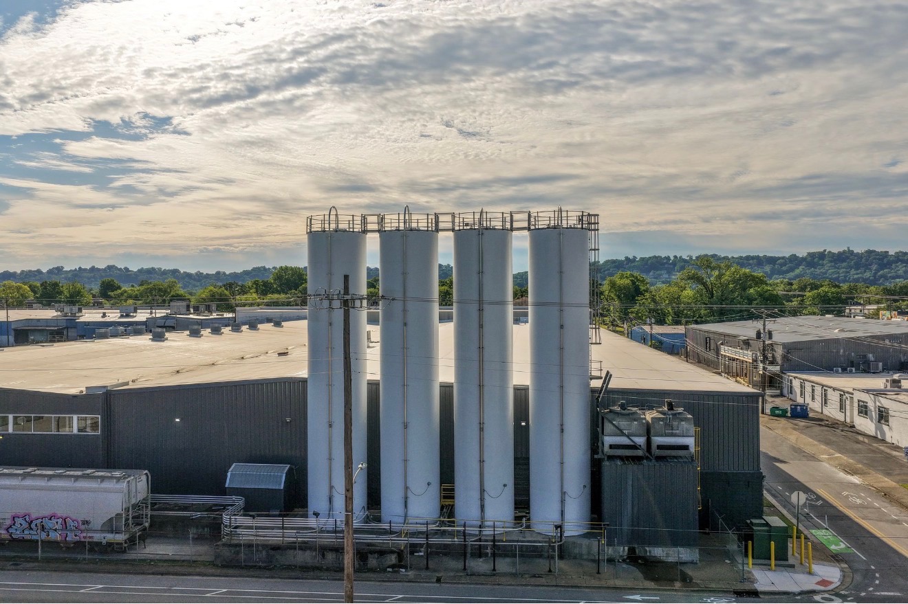 Industrial silo painting